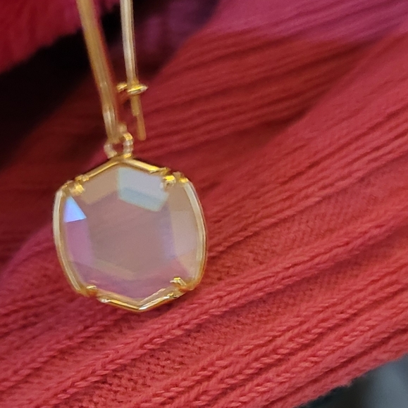 NWT Kendra Scott Earrings Iridescent Opalite in Gold - Picture 13 of 16